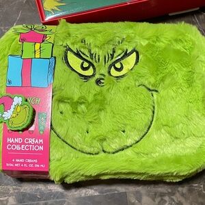 Grinch cosmetic bag and handcream set